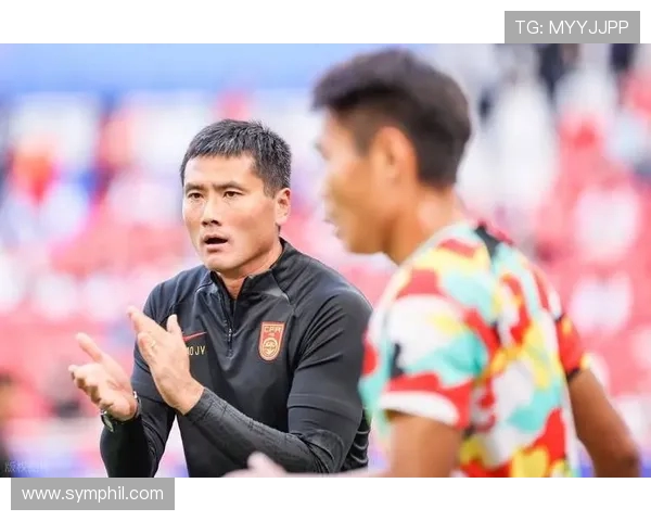 范晓冬赞邵佳一执教国足决策足协英明助力本土教练发展